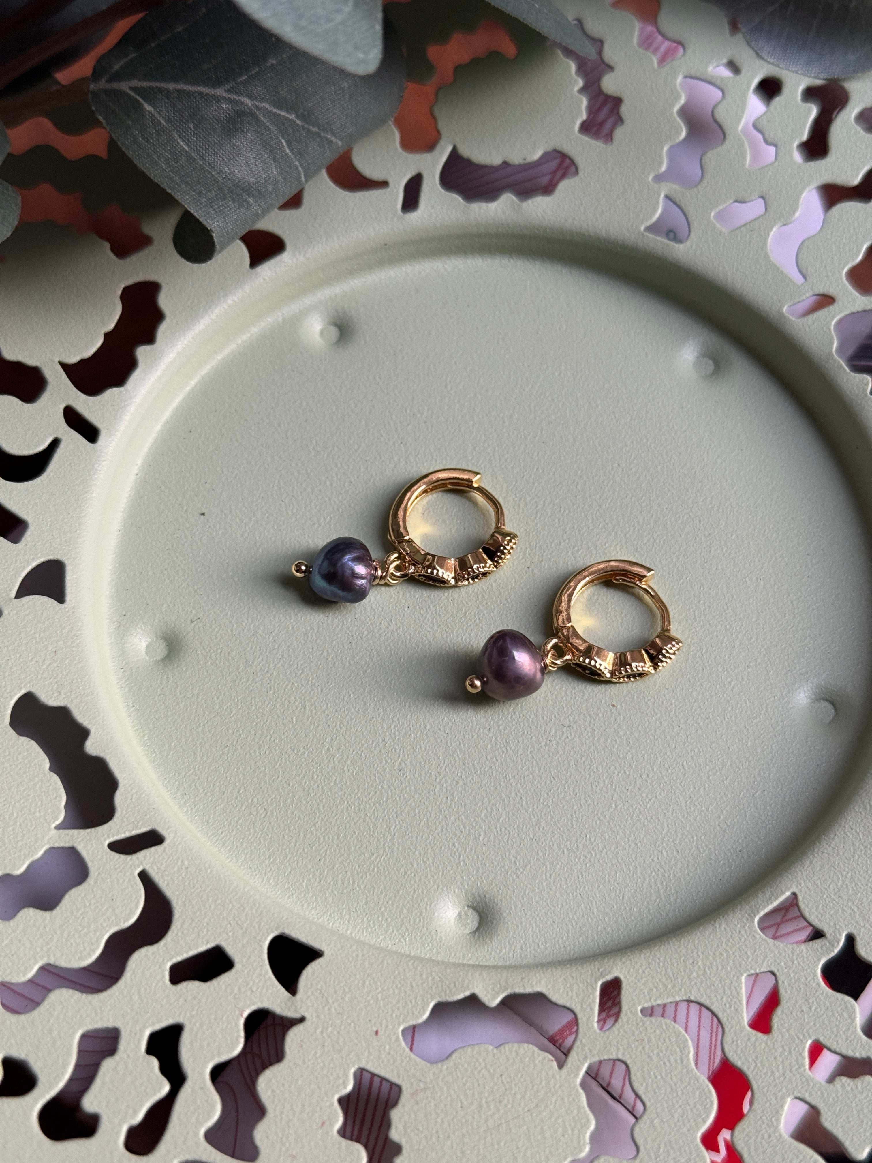 Single Pearl Earring