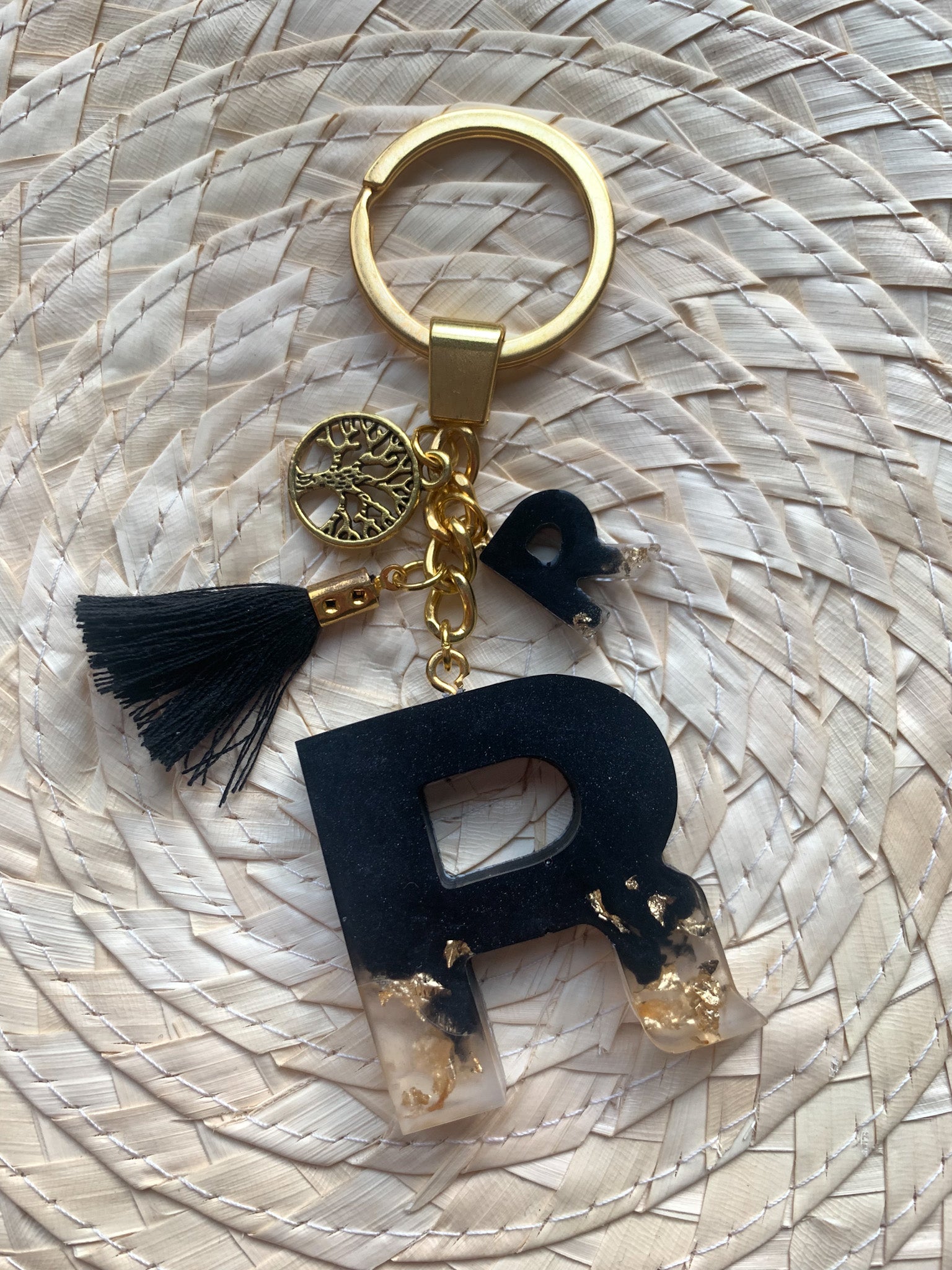 Letter ( R ) Keychain