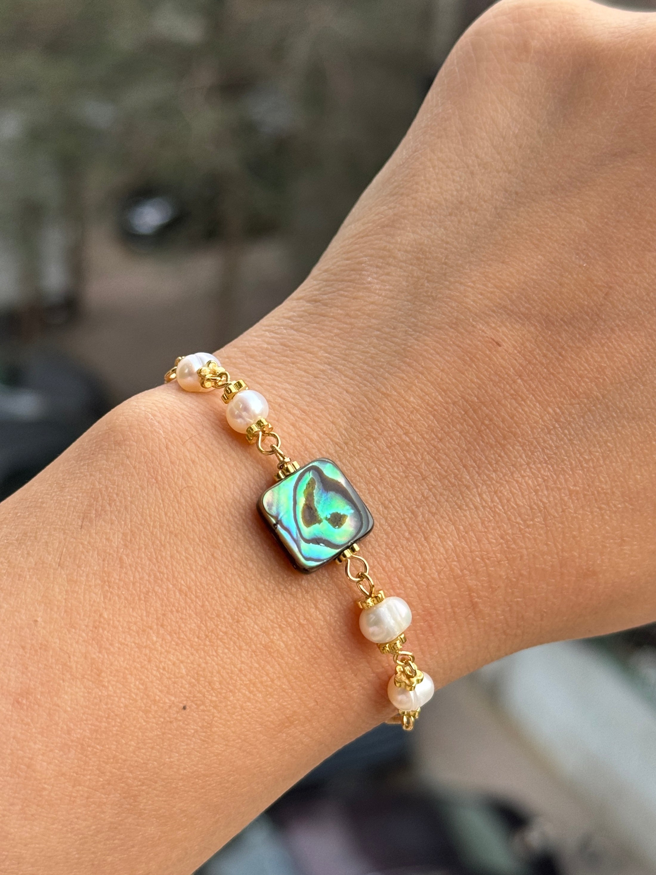 Royal Shell Bracelet