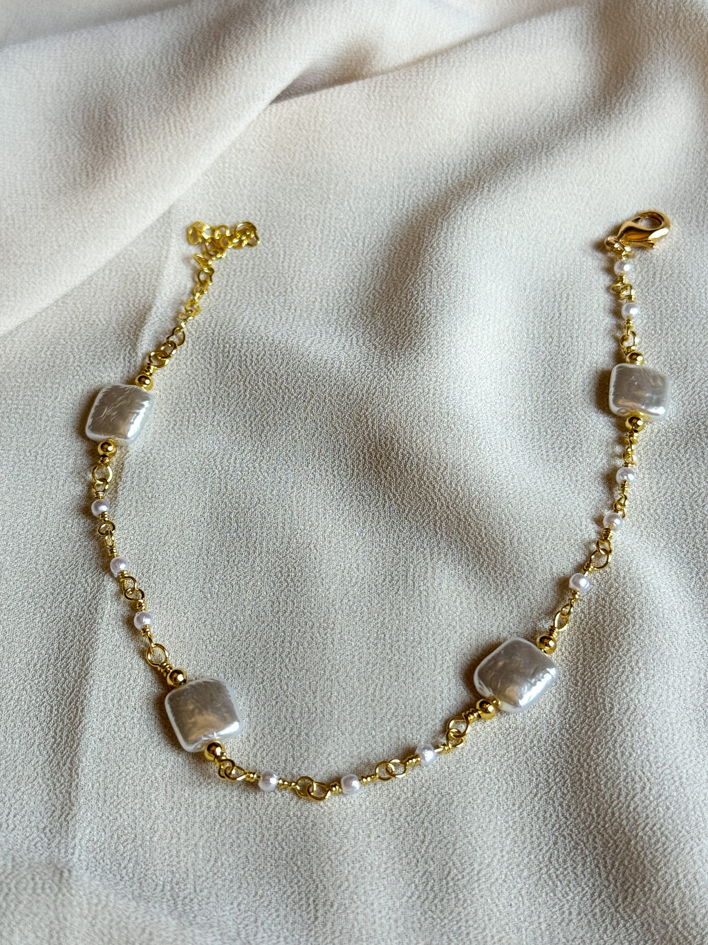 Fresh Pearls Anklet