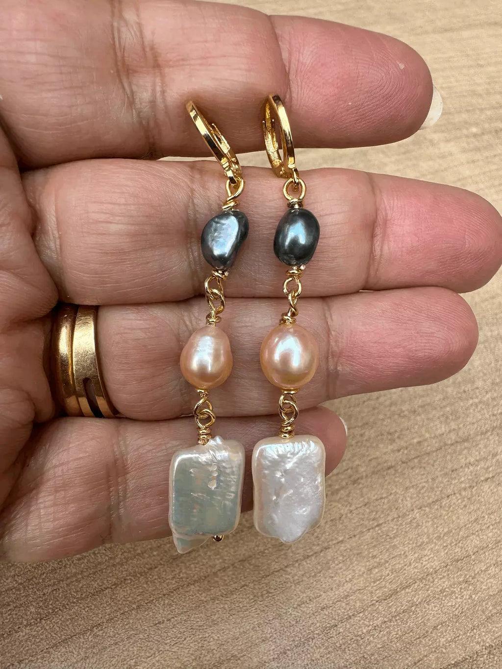 Trio Pearls Earring 